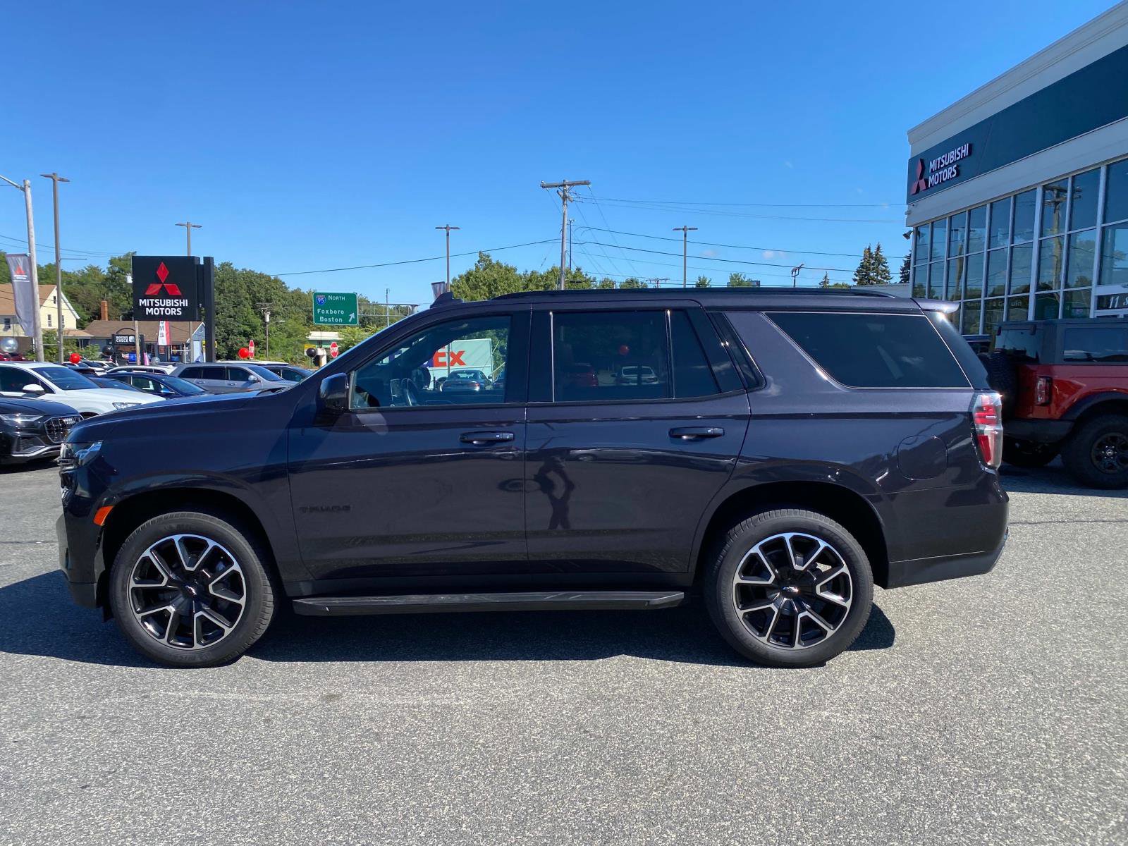 Used 2022 Chevrolet Tahoe RST w/ Luxury Package image 2