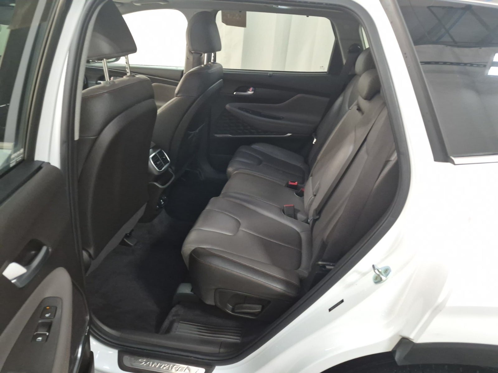 Used 2020 Hyundai Santa Fe Limited FWD image 11