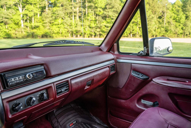 Used 1995 Ford Bronco XLT AWD/4WD image 26