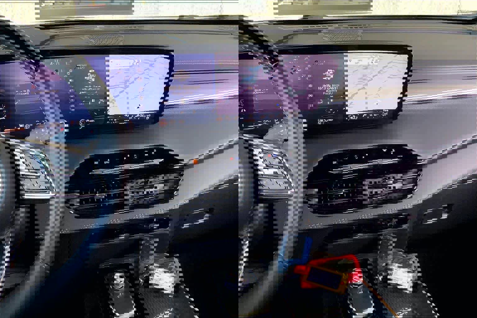 Used 2025 Buick Enclave Avenir w/ Super Cruise Package image 7