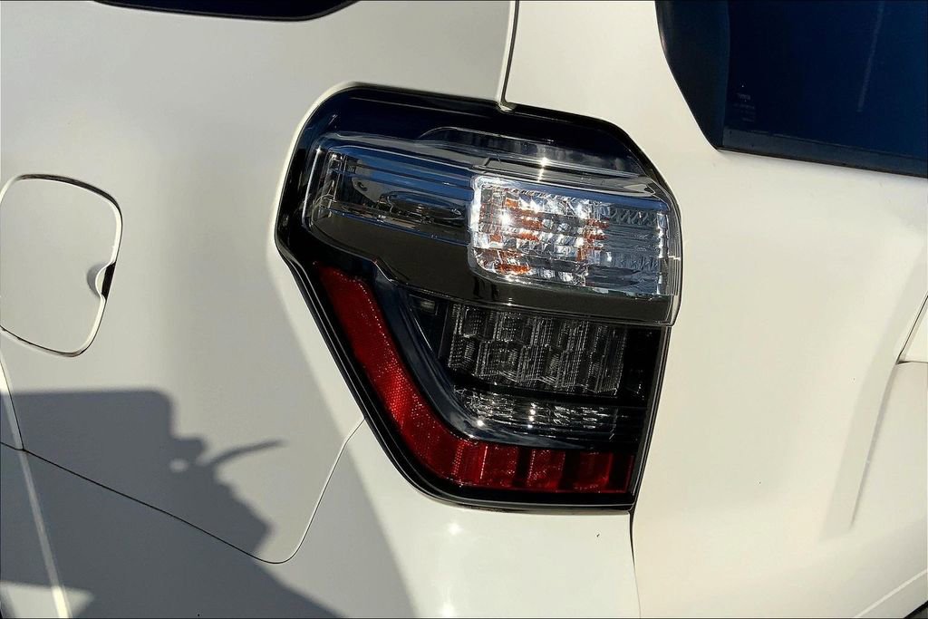 Used 2019 Toyota 4Runner SR5 image 28