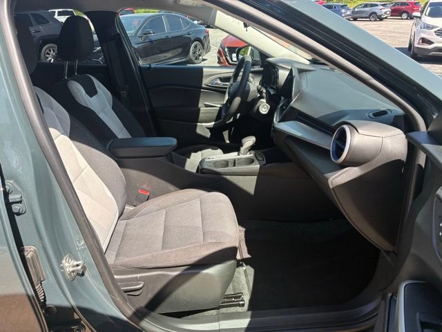 Used 2026 Chevrolet Trax LS w/ LS Convenience Package FWD image 6