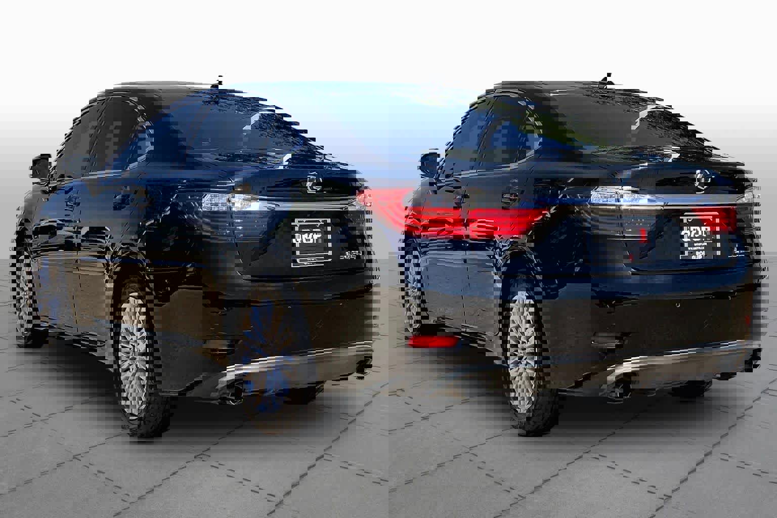 Used 2014 Lexus ES 350 w/ Luxury Package FWD image 11