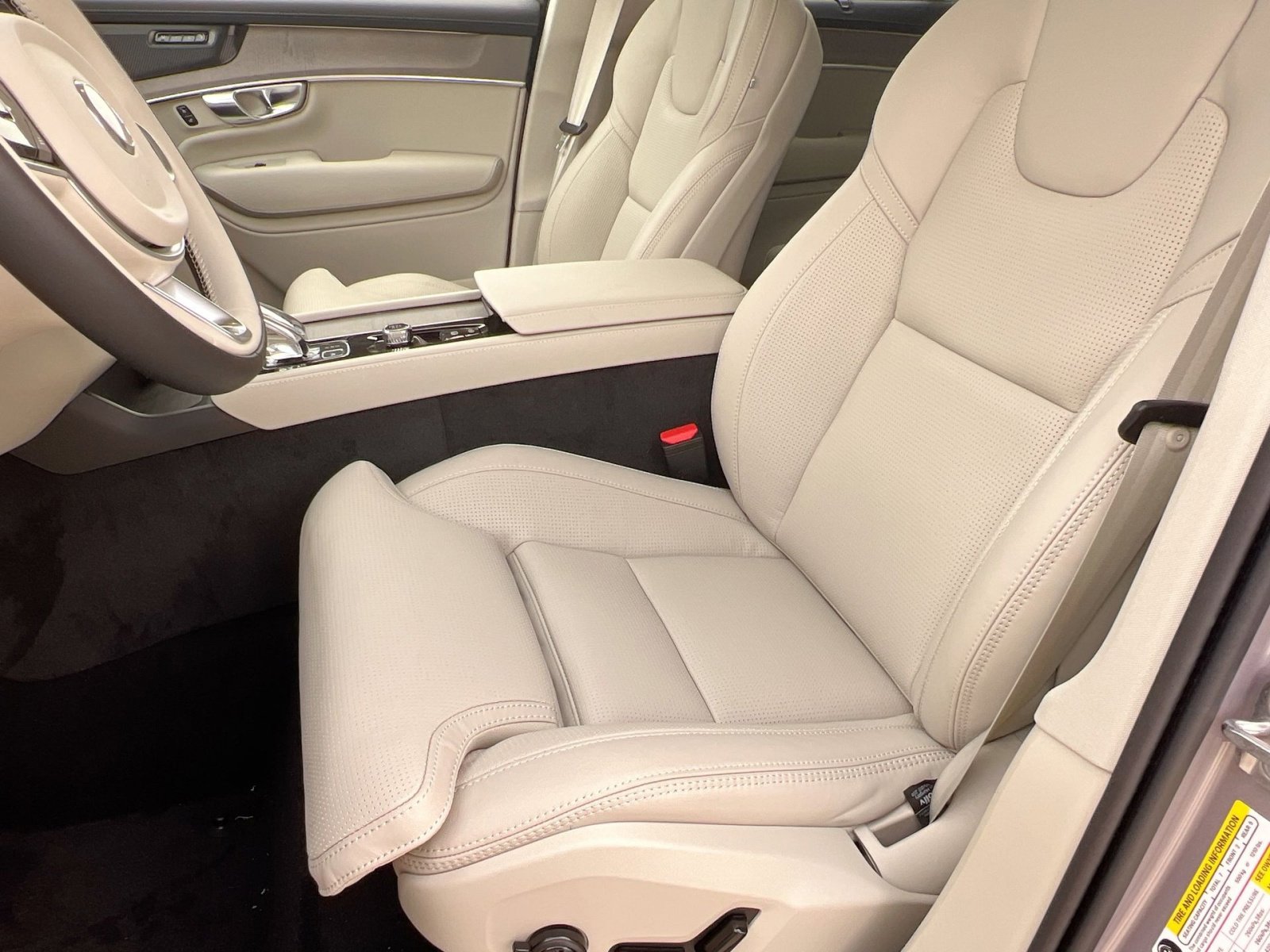 New 2026 Volvo XC90 B5 Ultra w/ Protection Package Premier image 13