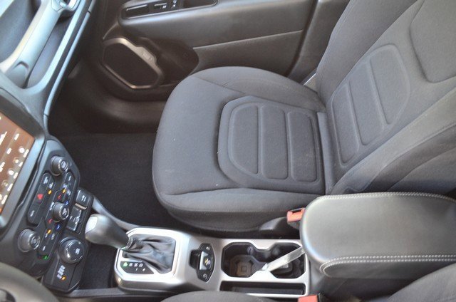 Used 2022 Jeep Renegade Latitude image 24