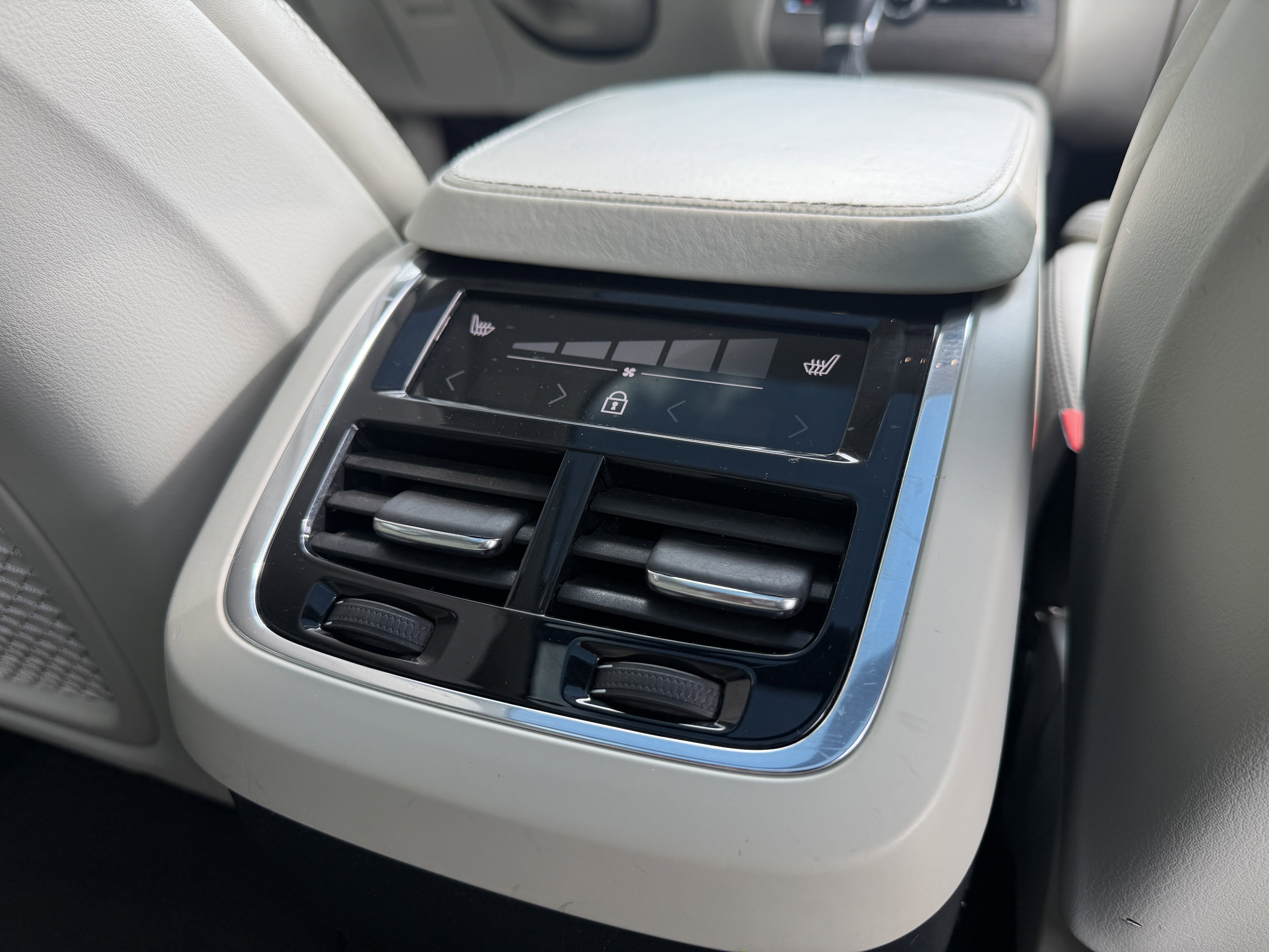 Used 2021 Volvo XC90 T6 Inscription w/ Advanced Package AWD/4WD image 27