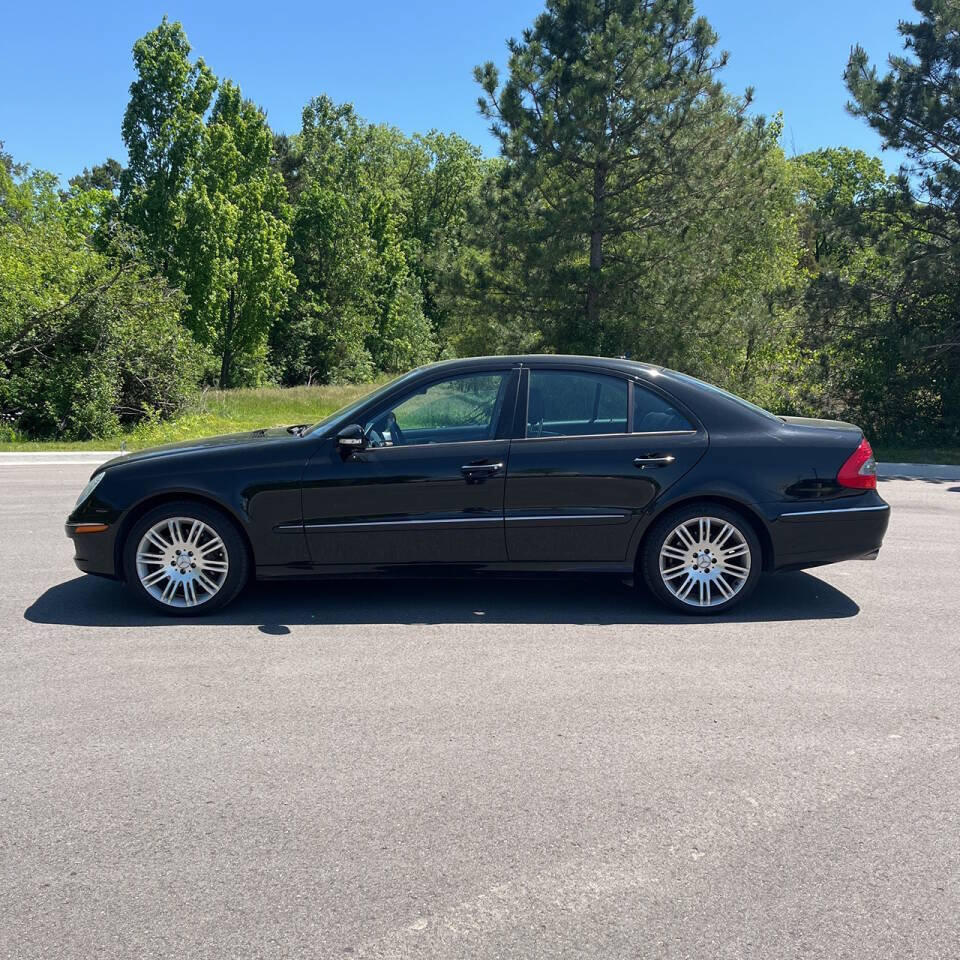 Used 2007 Mercedes-Benz E 550 Sedan image 3