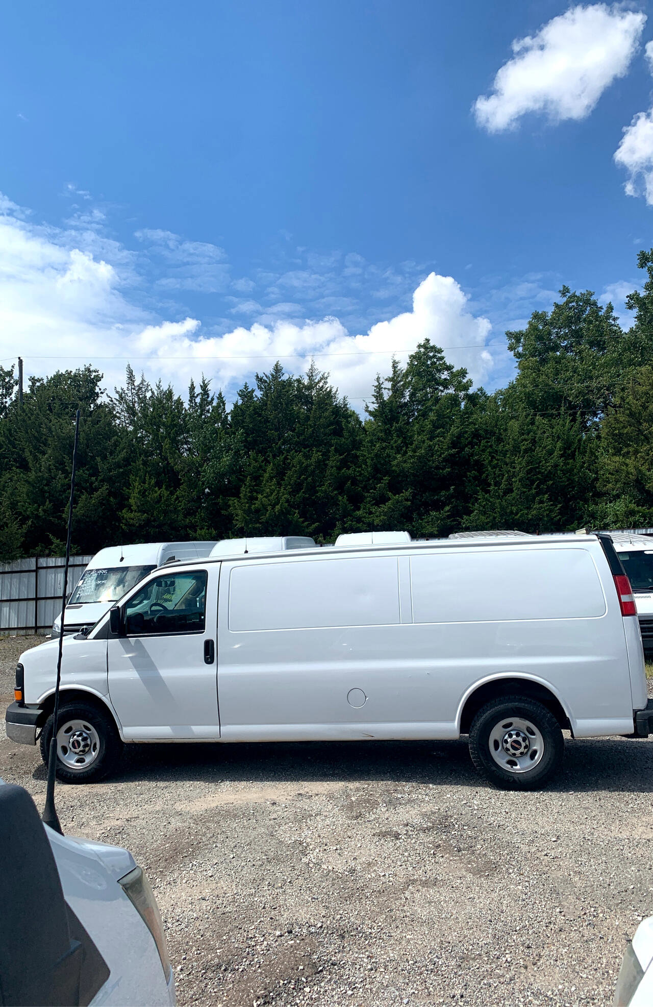 Used 2017 GMC Savana 2500 Extended image 8