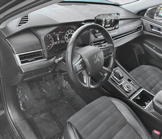 Used 2024 Mitsubishi Outlander SE AWD/4WD image 11