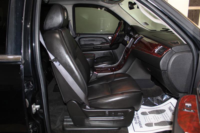 Used 2008 Cadillac Escalade AWD image 27