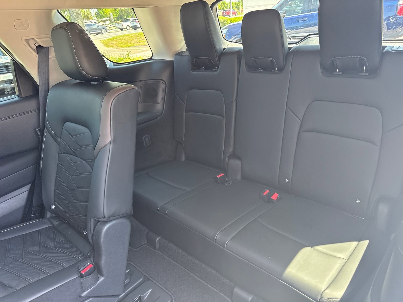 Certified 2025 Nissan Pathfinder Platinum w/ Cargo Package FWD image 31
