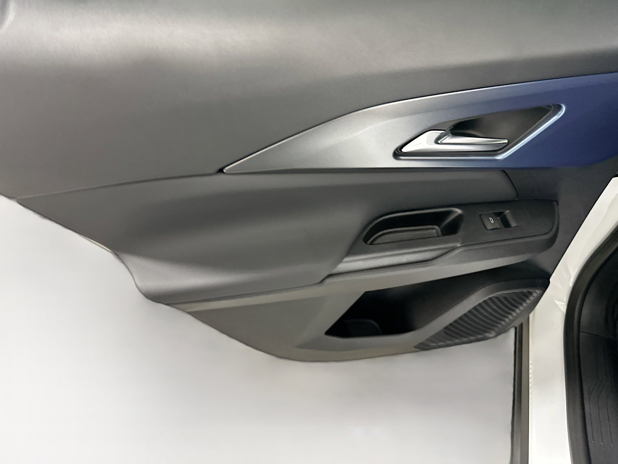 Used 2024 Chevrolet Equinox EV LT FWD image 26