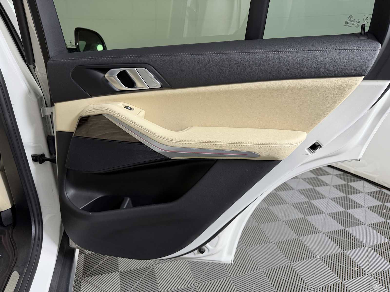 Used 2021 BMW X5 sDrive40i w/ Convenience Package image 15