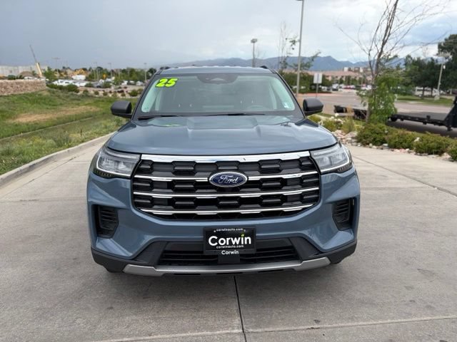 Used 2025 Ford Explorer Active AWD/4WD image 36