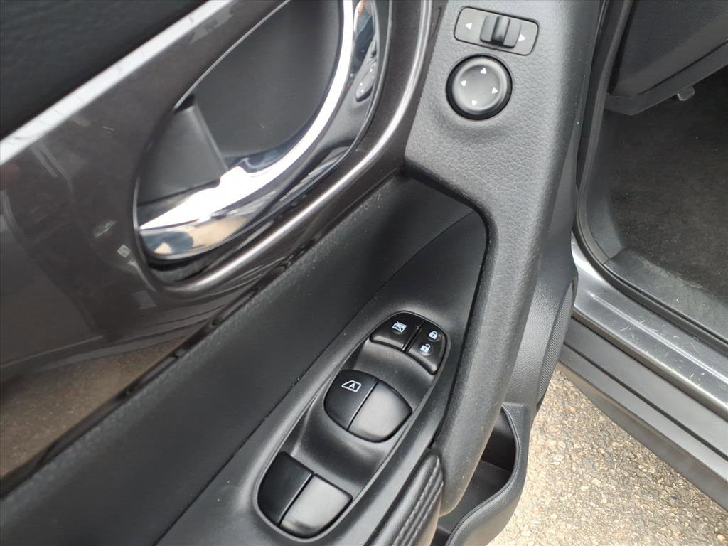 Used 2019 Nissan Rogue S w/ Special Edition Package image 22