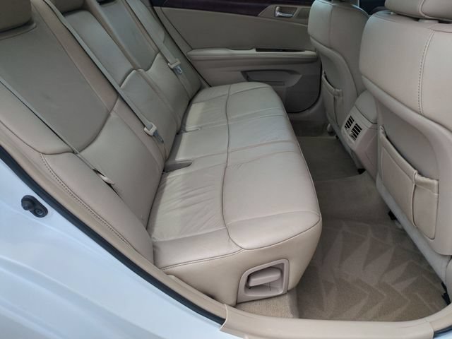 Used 2012 Toyota Avalon XLS FWD image 17