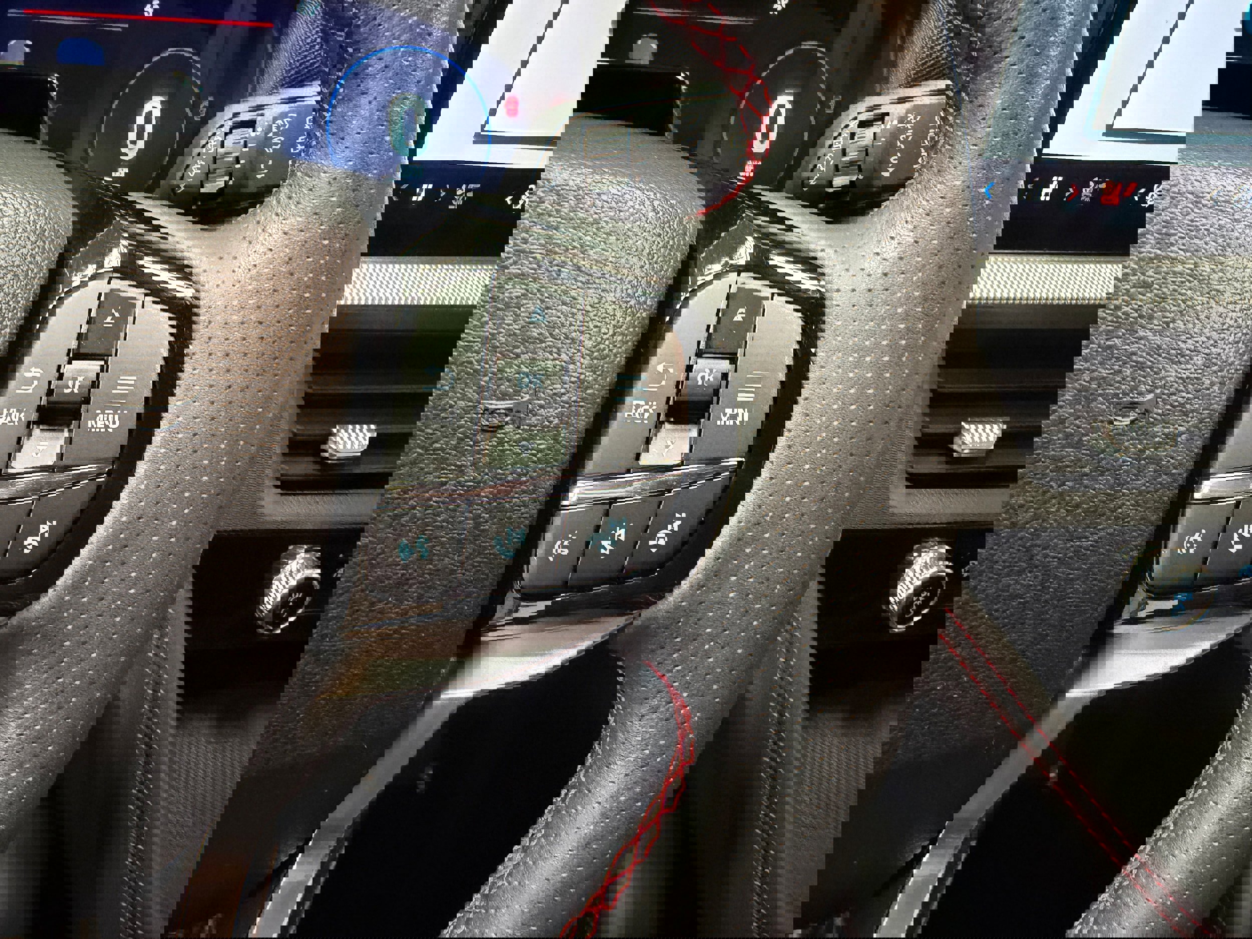 Certified 2025 Ford Explorer ST-Line image 17