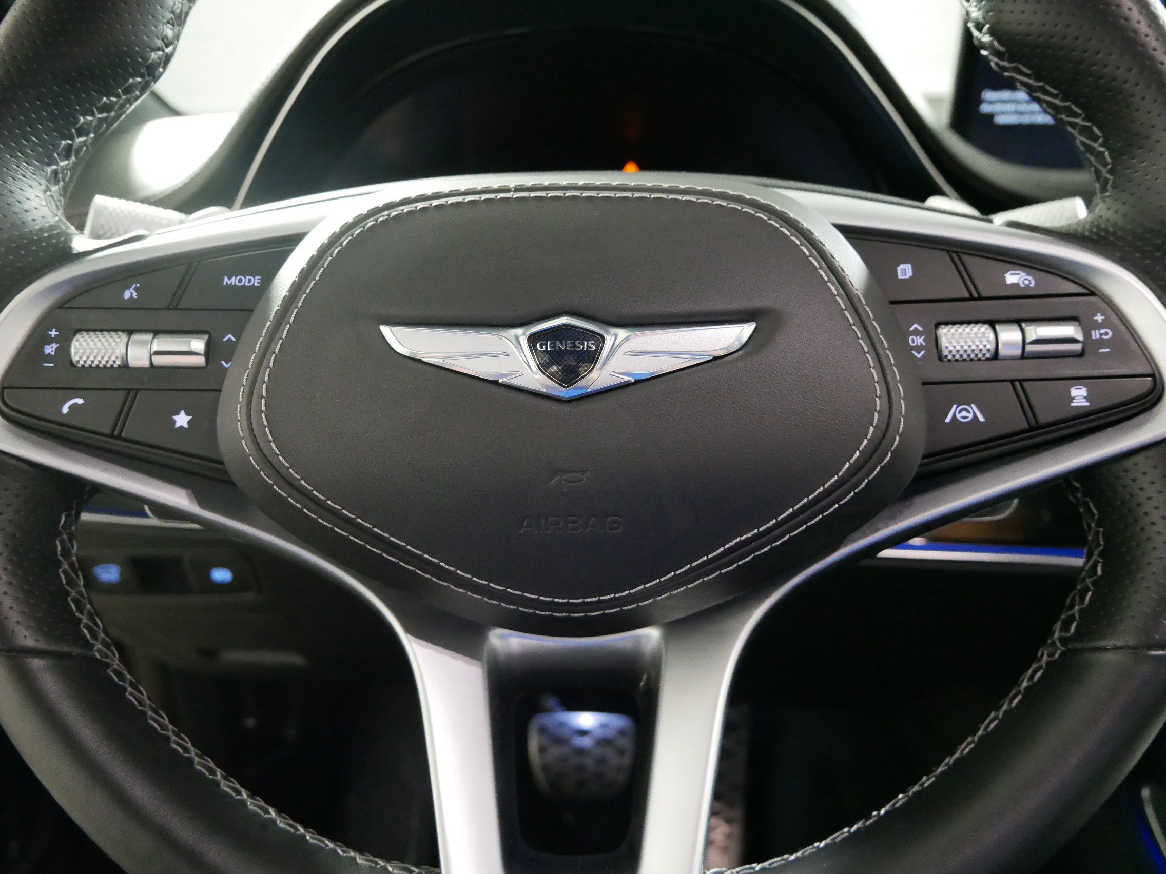 Certified 2025 Genesis GV70 3.5T Sport w/ Sport Advanced Package image 25