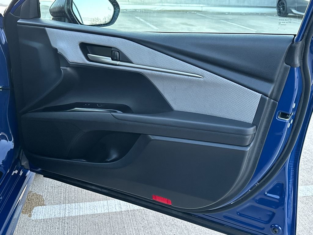 Used 2025 Toyota Camry SE w/ Multimedia Upgrade Package image 9