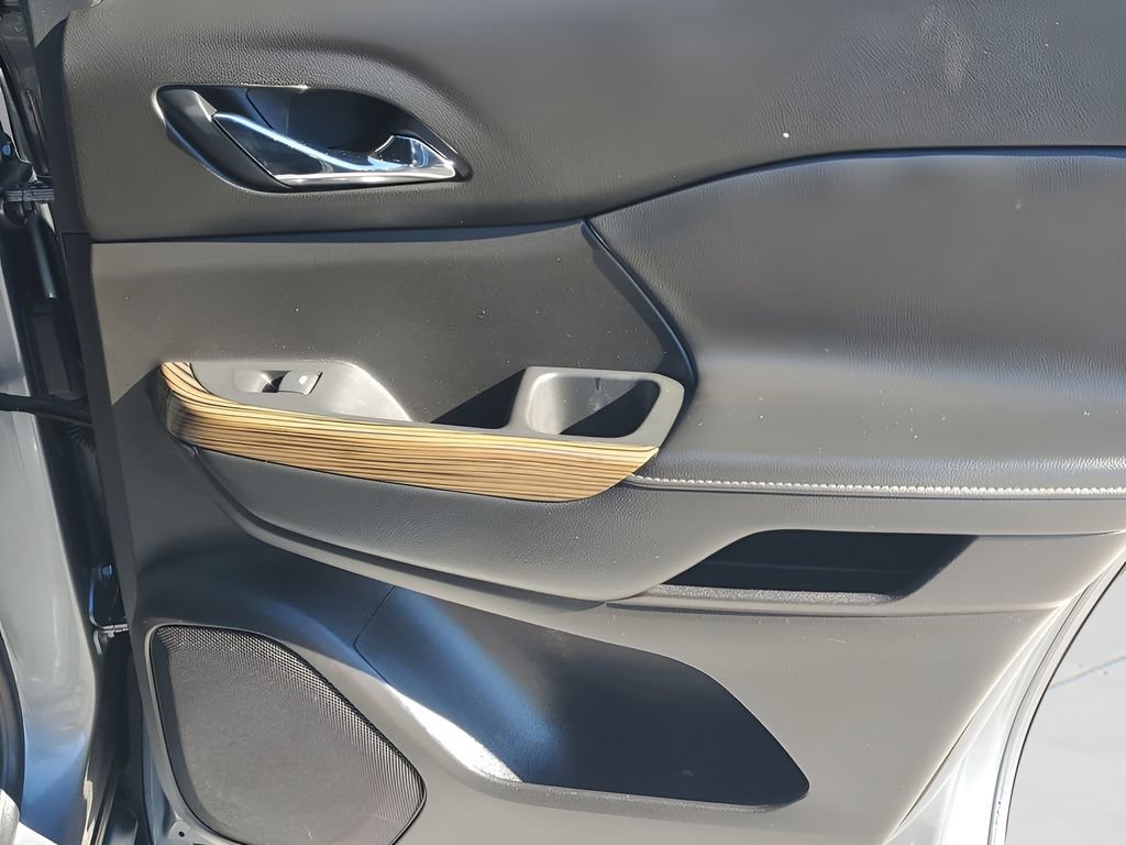 Used 2021 GMC Acadia SLE w/ Driver Convenience Package image 43