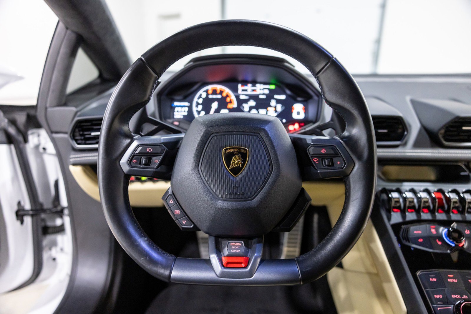 Used 2016 Lamborghini Huracan LP 610-4 image 34