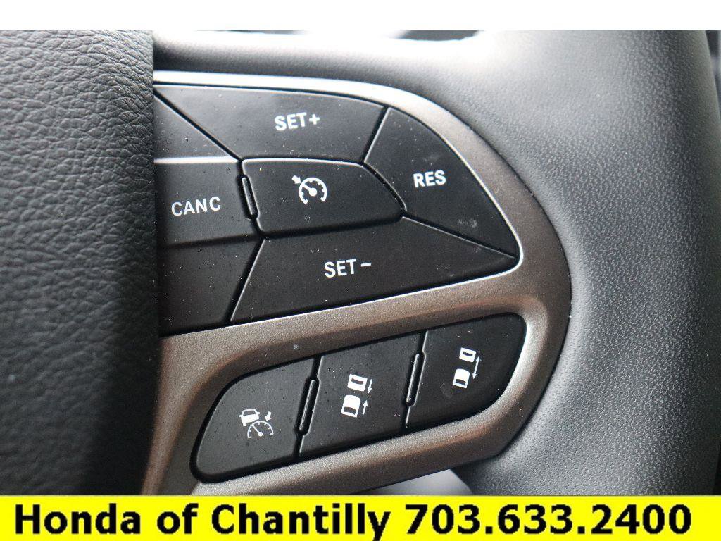 Used 2022 Jeep Cherokee Limited image 16