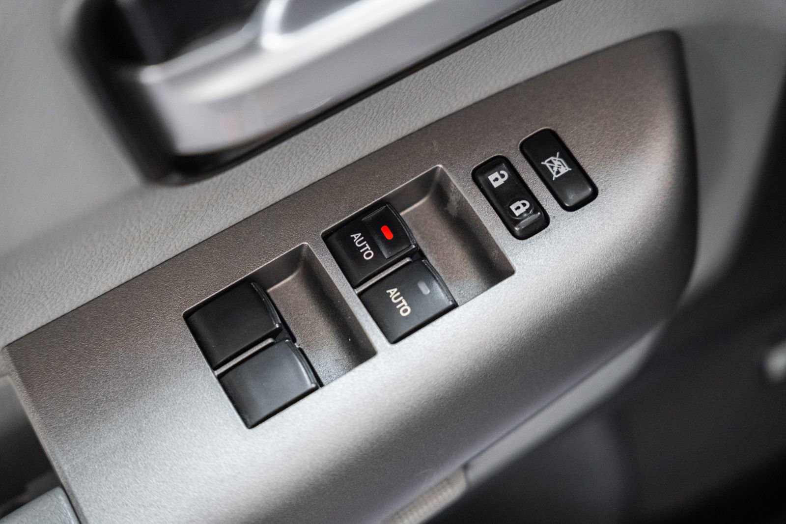 Used 2015 Toyota Sequoia Limited image 48