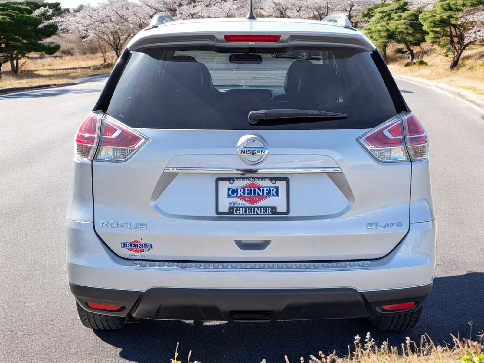 Used 2015 Nissan Rogue SL w/ SL Premium Package image 5