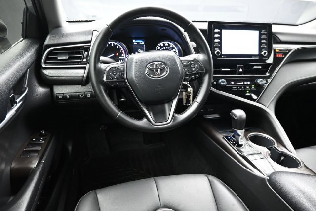 Used 2022 Toyota Camry SE FWD image 12