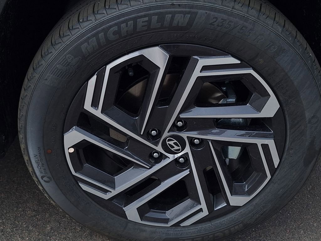 New 2026 Hyundai Tucson Limited image 32