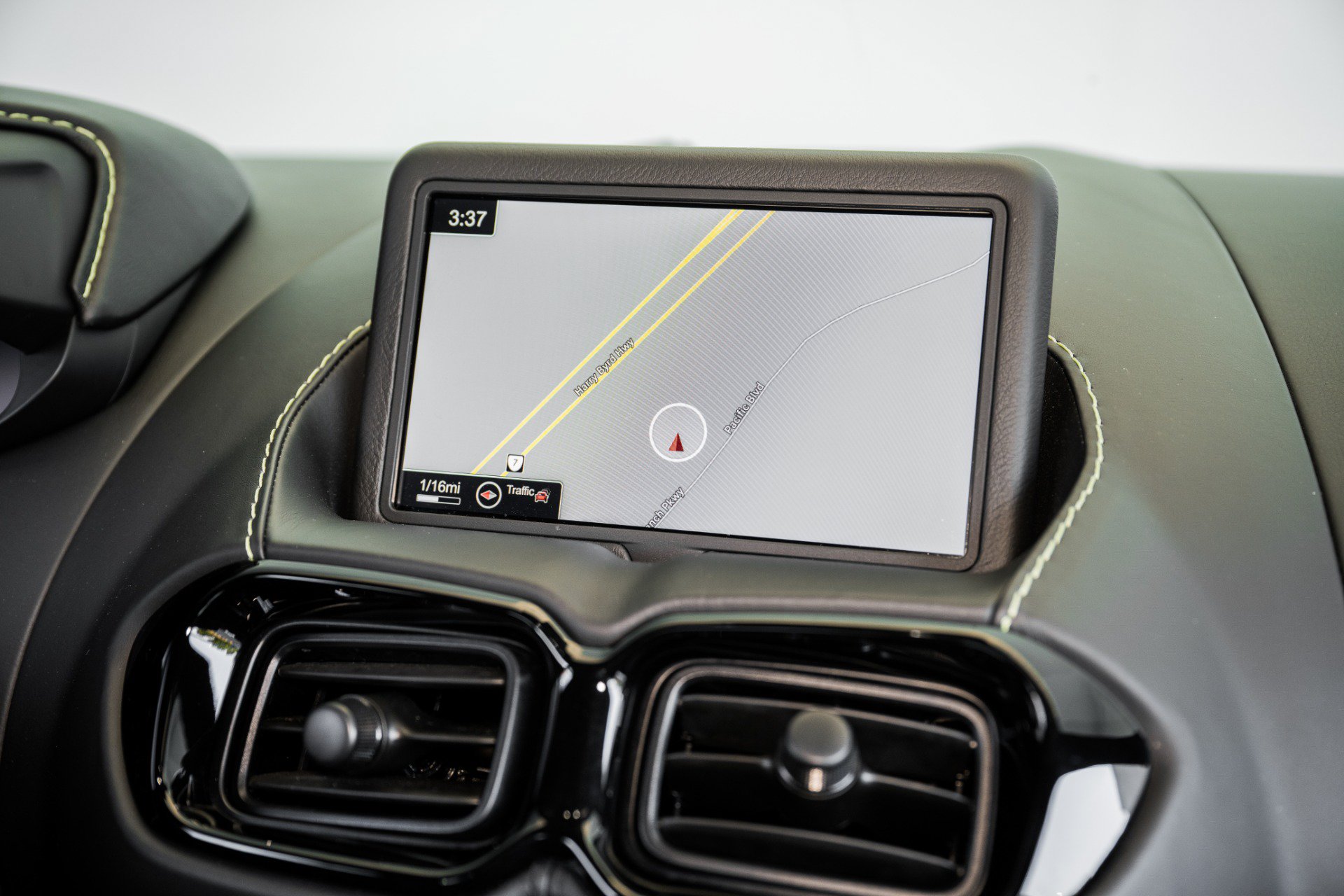 Used 2020 Aston Martin V8 Vantage Coupe RWD image 21