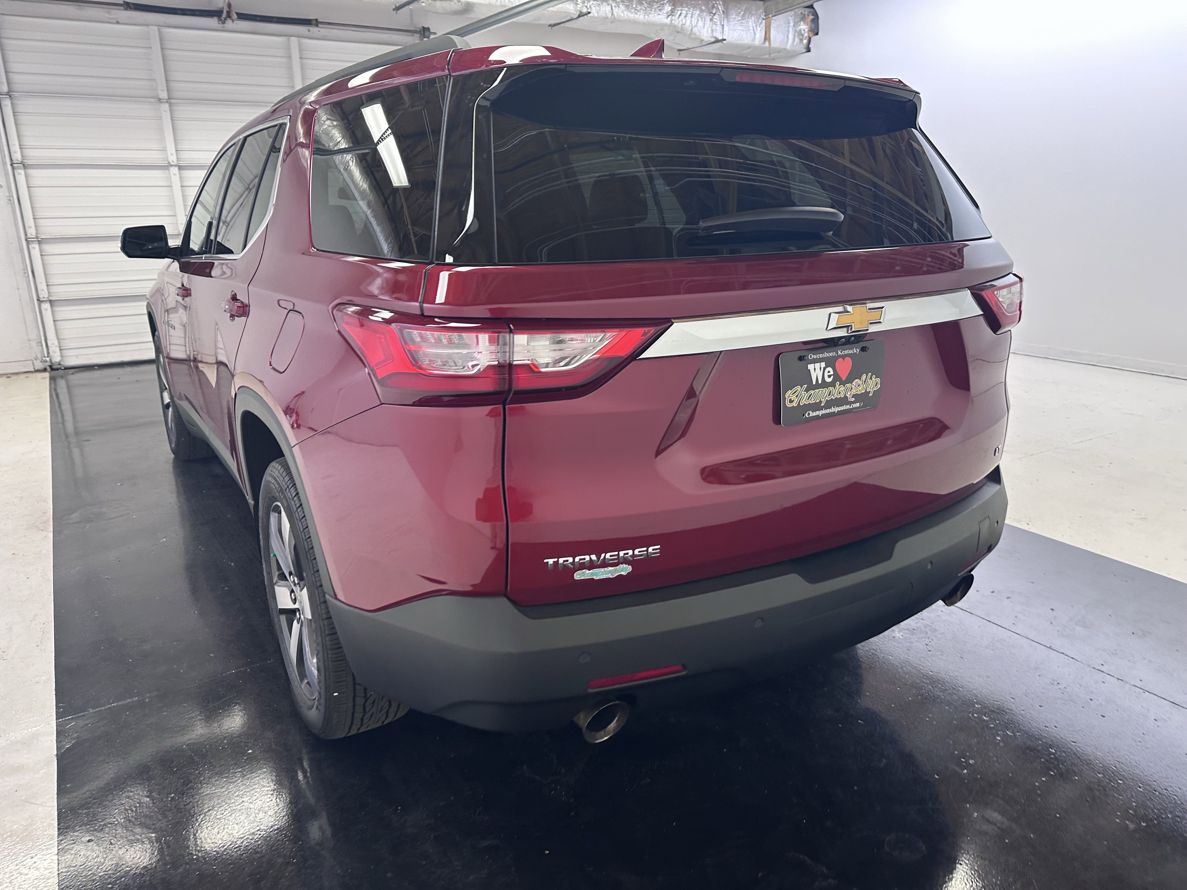 Used 2020 Chevrolet Traverse LT w/ LT Premium Package FWD image 10