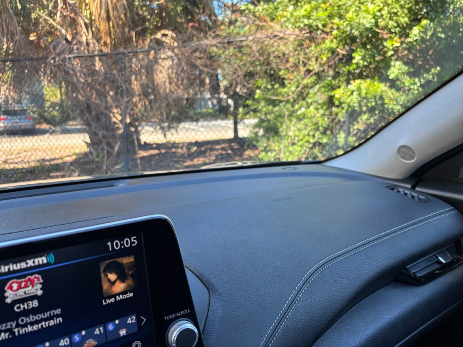 Used 2025 Nissan Sentra SV image 35