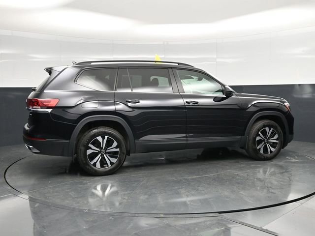 Used 2025 Volkswagen Atlas SE image 12