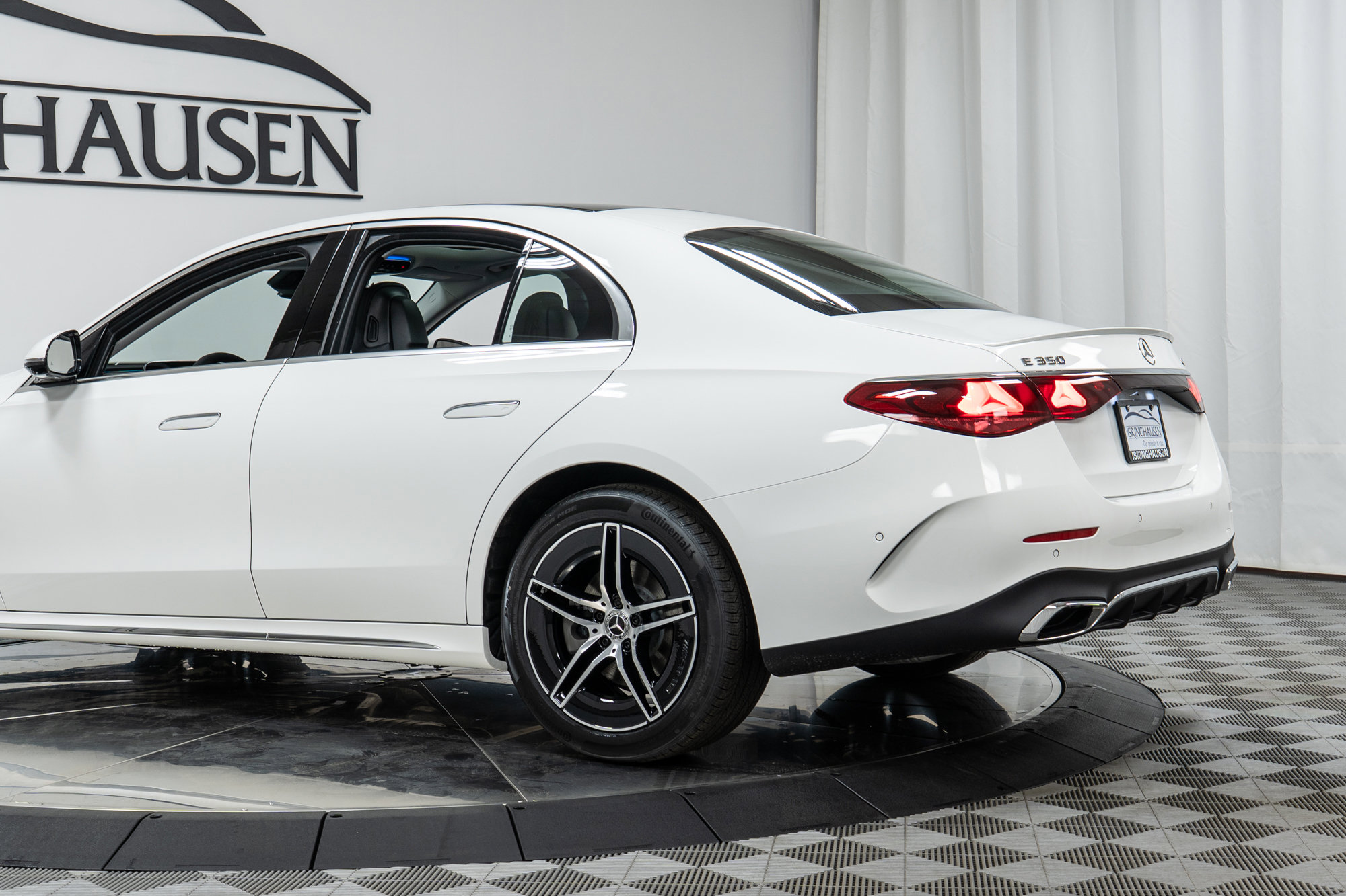 New 2025 Mercedes-Benz E 350 4MATIC Sedan image 31