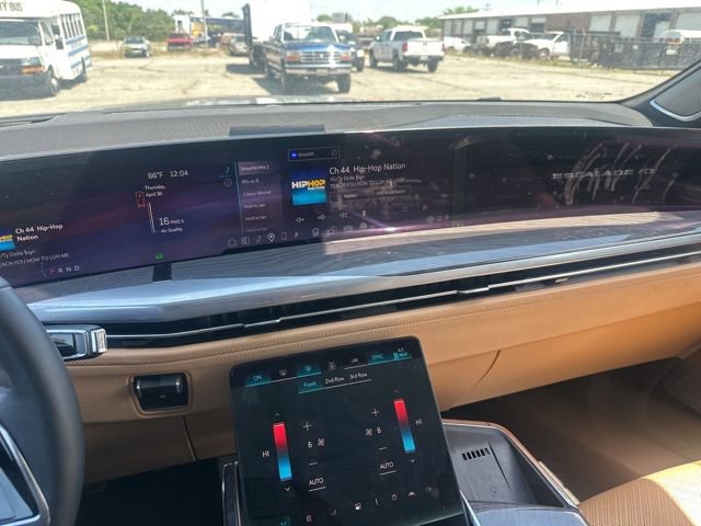 Certified 2025 Cadillac Escalade IQ Luxury 2 AWD/4WD image 13