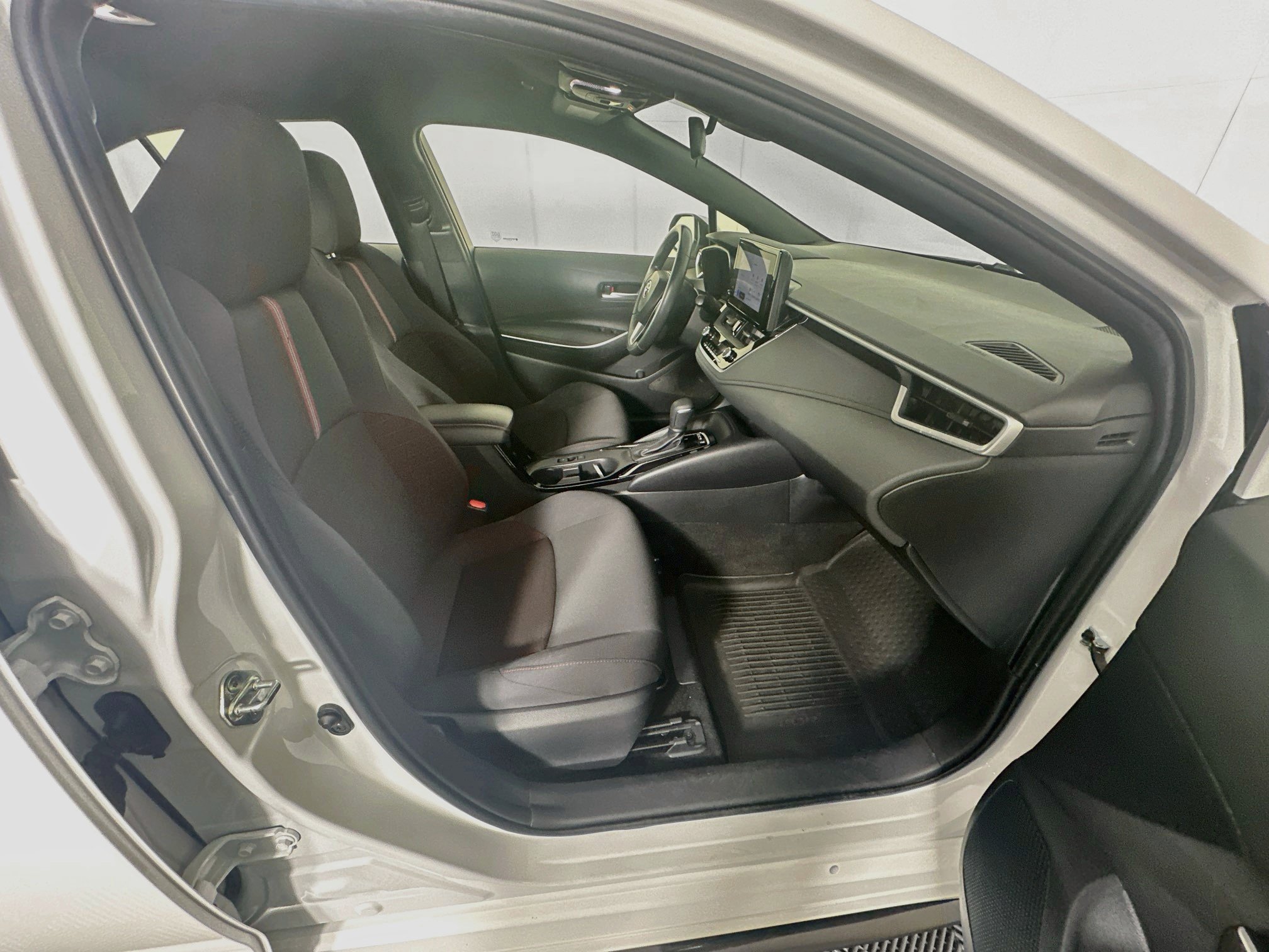 Used 2024 Toyota Corolla SE FWD image 28