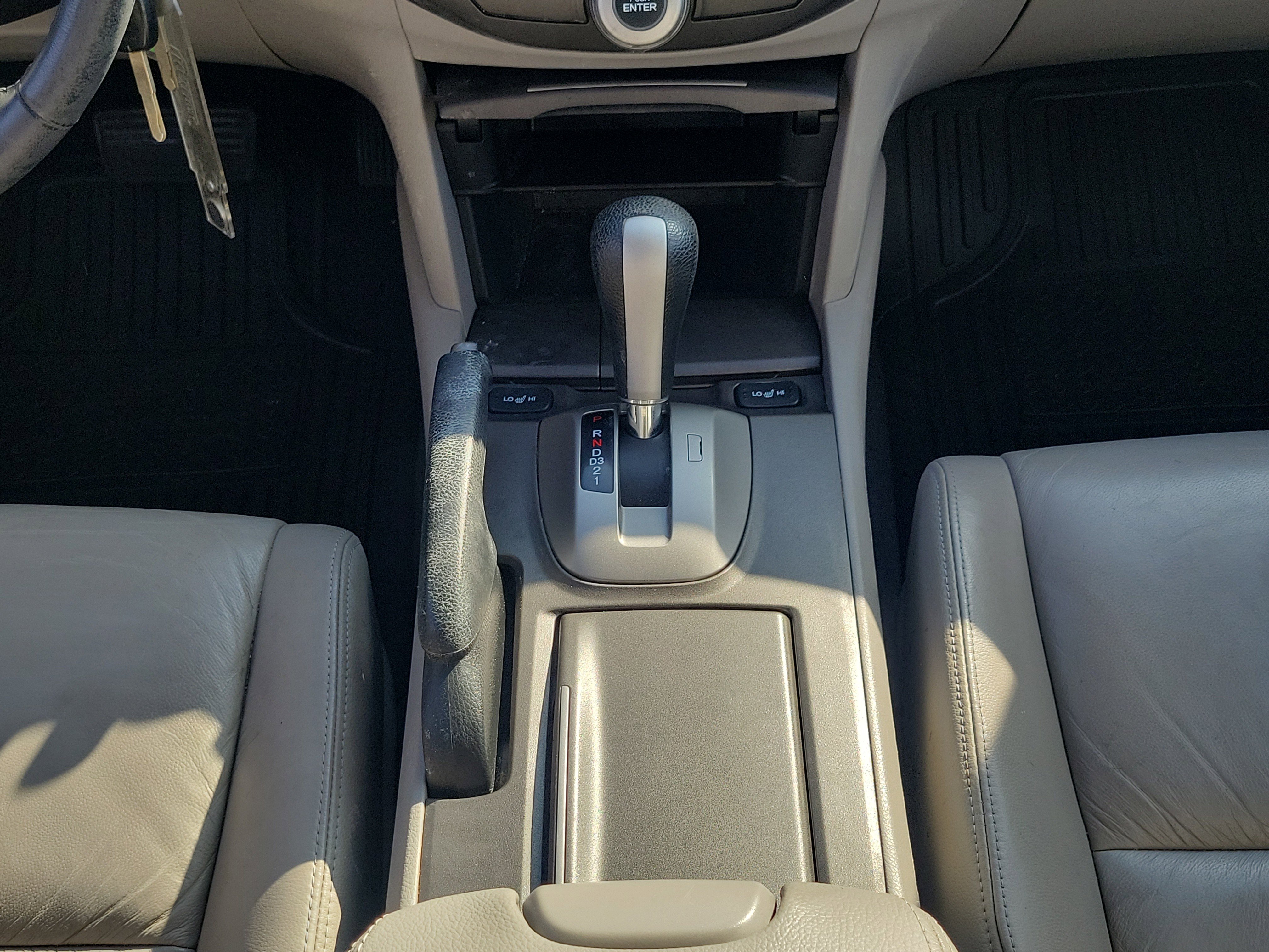 Used 2011 Honda Accord EX-L image 18