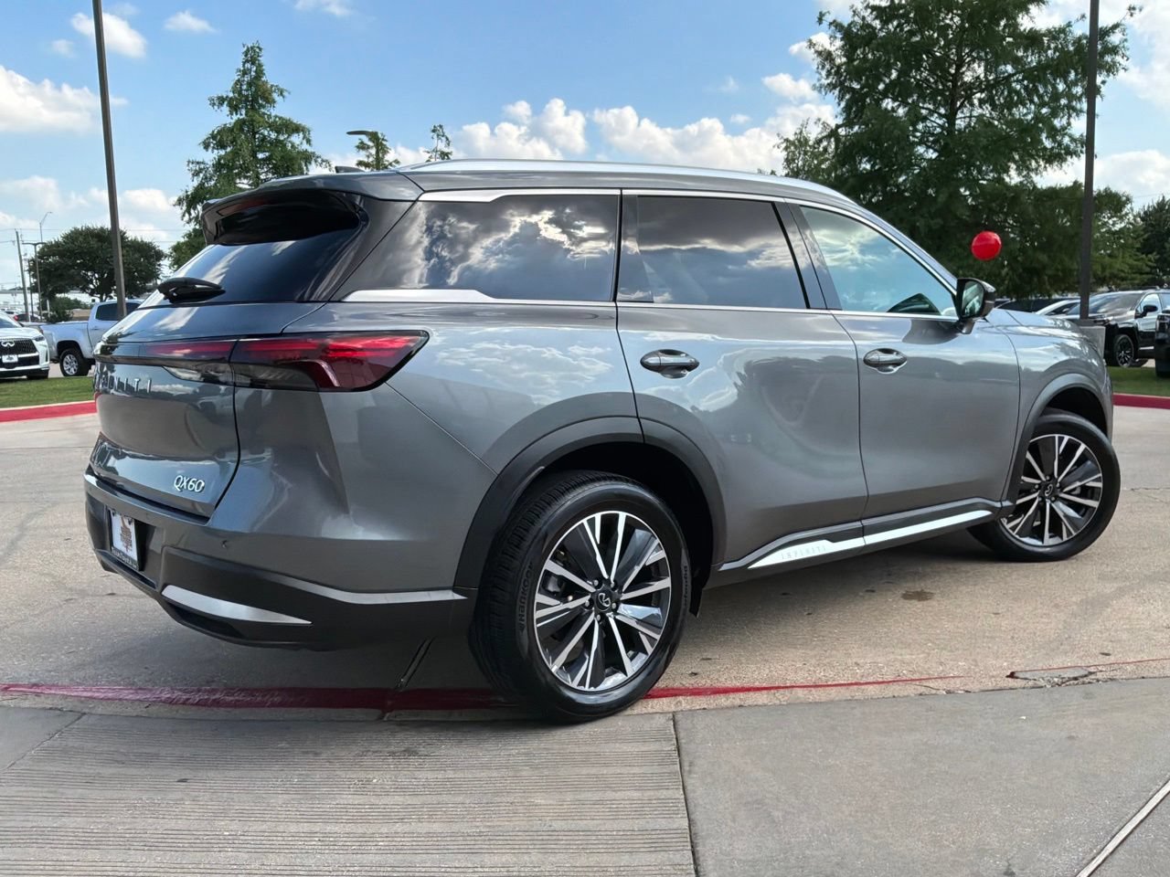 Used 2026 INFINITI QX60 Luxe FWD image 6