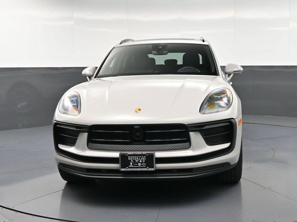 Certified 2023 Porsche Macan Turbo AWD/4WD image 11