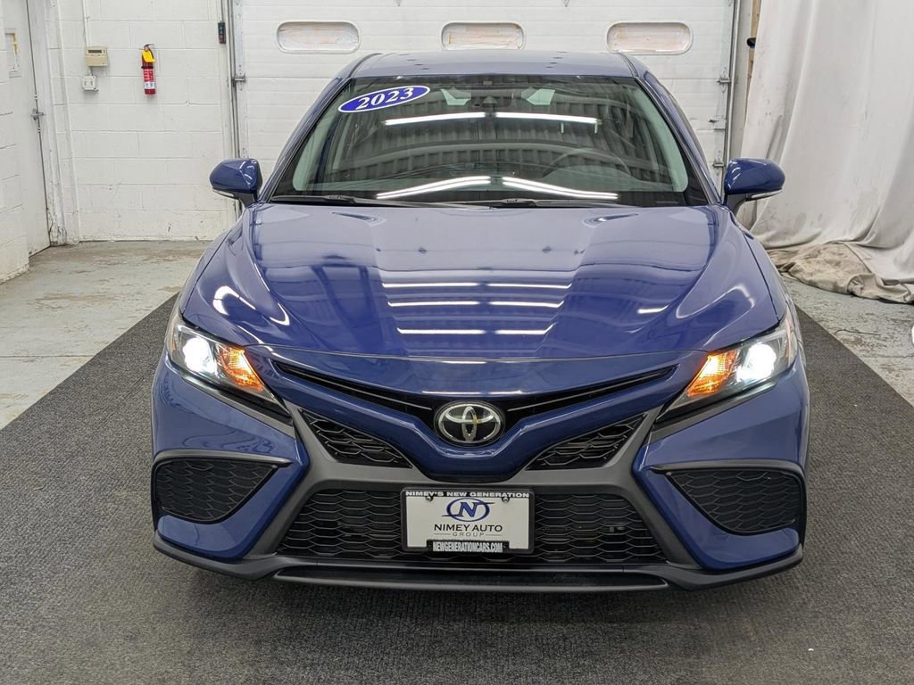 Used 2023 Toyota Camry SE image 13