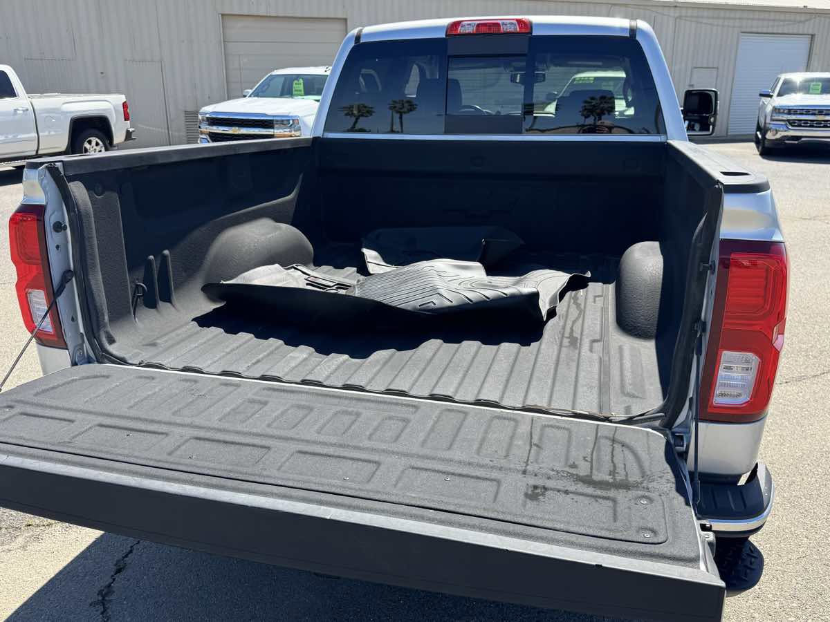 Used 2017 Chevrolet Silverado 1500 LTZ w/ LTZ Plus Package AWD/4WD image 10