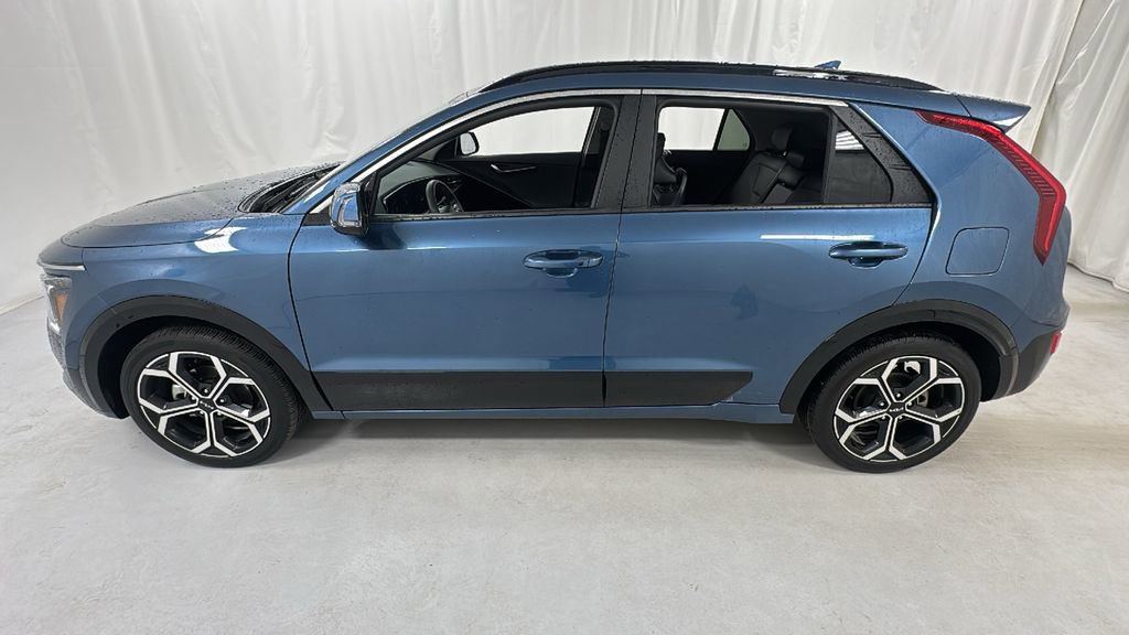 Used 2024 Kia Niro EX Touring image 6