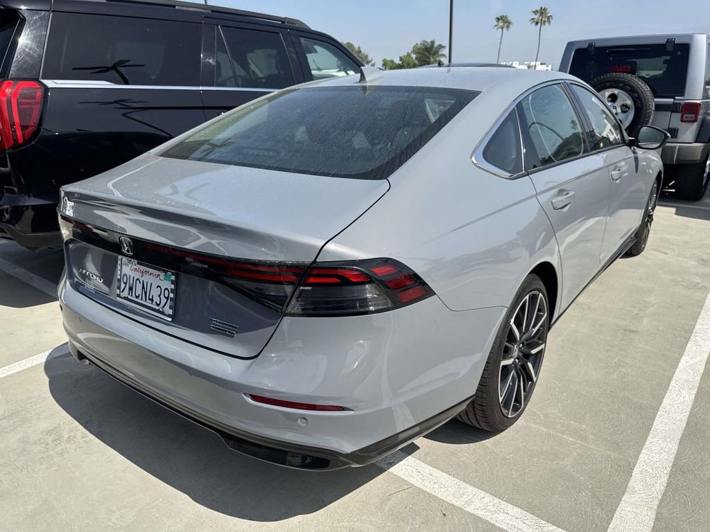 Used 2023 Honda Accord Touring image 11