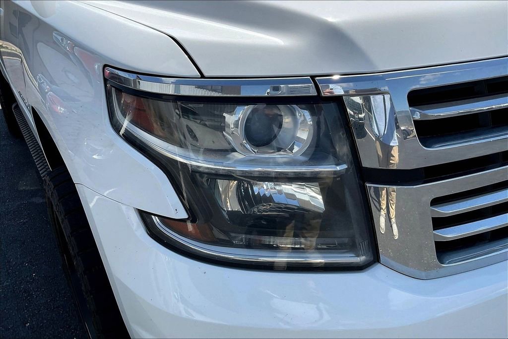 Used 2018 Chevrolet Suburban LT AWD/4WD image 32