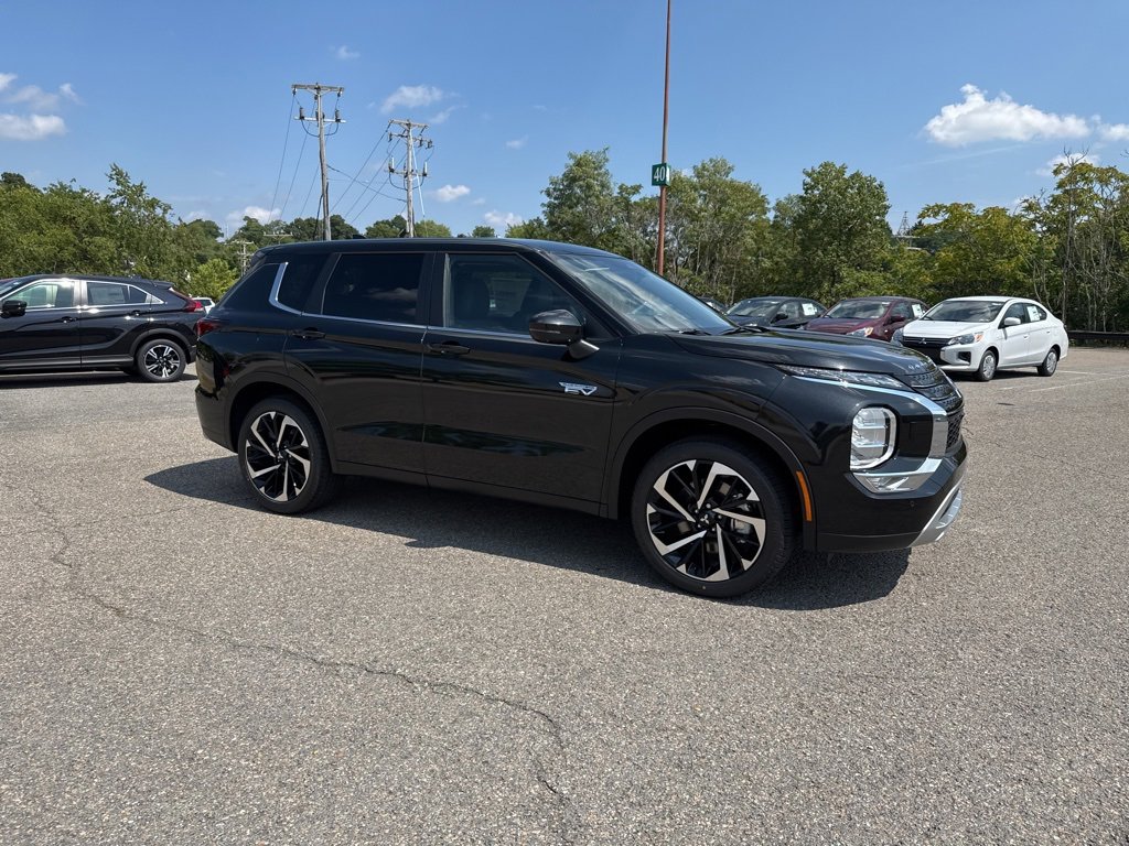 New 2025 Mitsubishi Outlander SE image 3