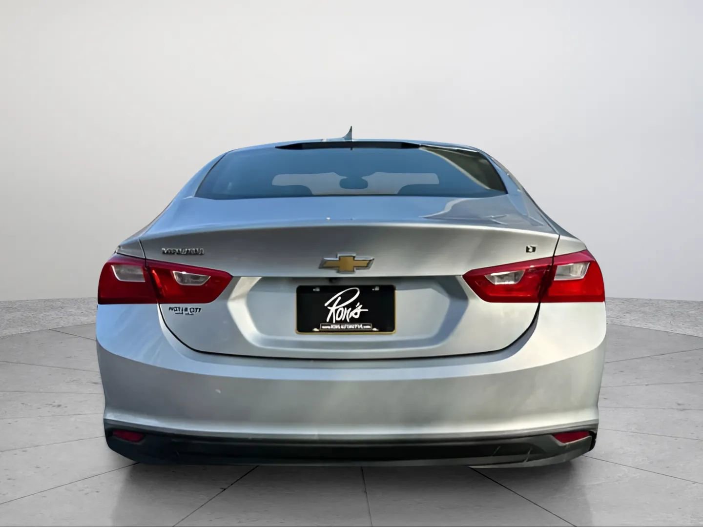 Used 2016 Chevrolet Malibu LT w/ Leather Package FWD image 5