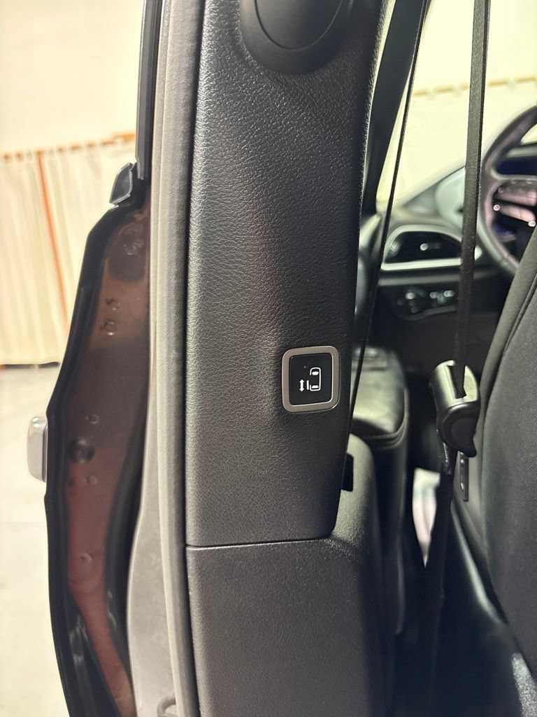 Used 2021 Chrysler Pacifica Touring w/ S Appearance Package FWD image 24