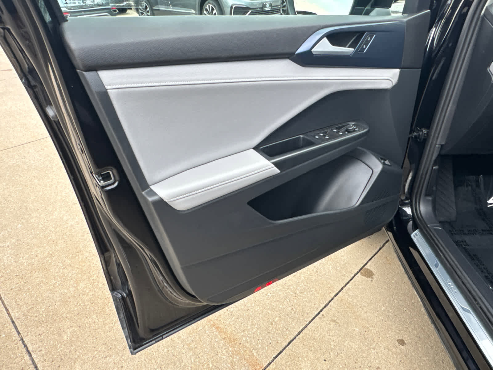 Certified 2024 Volkswagen Taos SE image 22