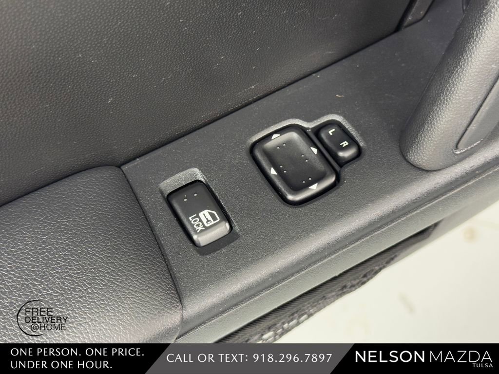 Used 2013 MAZDA MX-5 Miata Sport image 21